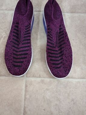 Women's Slip-On Knit Sneaker in Purple with Black Accents